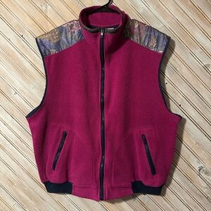 NAT Lacen Vintage Outdoors Women's Pink Fleece Vest with Patterned Shoulders